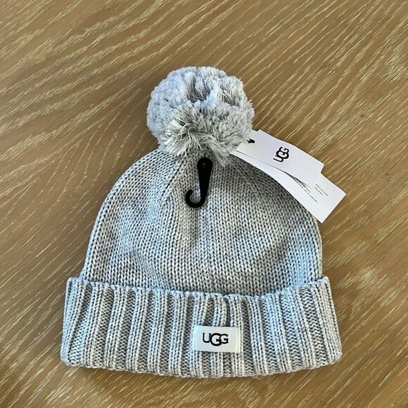 UGG Grey Heather Knit Pom Beanie Hat One Size Unisex, NWT - Picture 1 of 7
